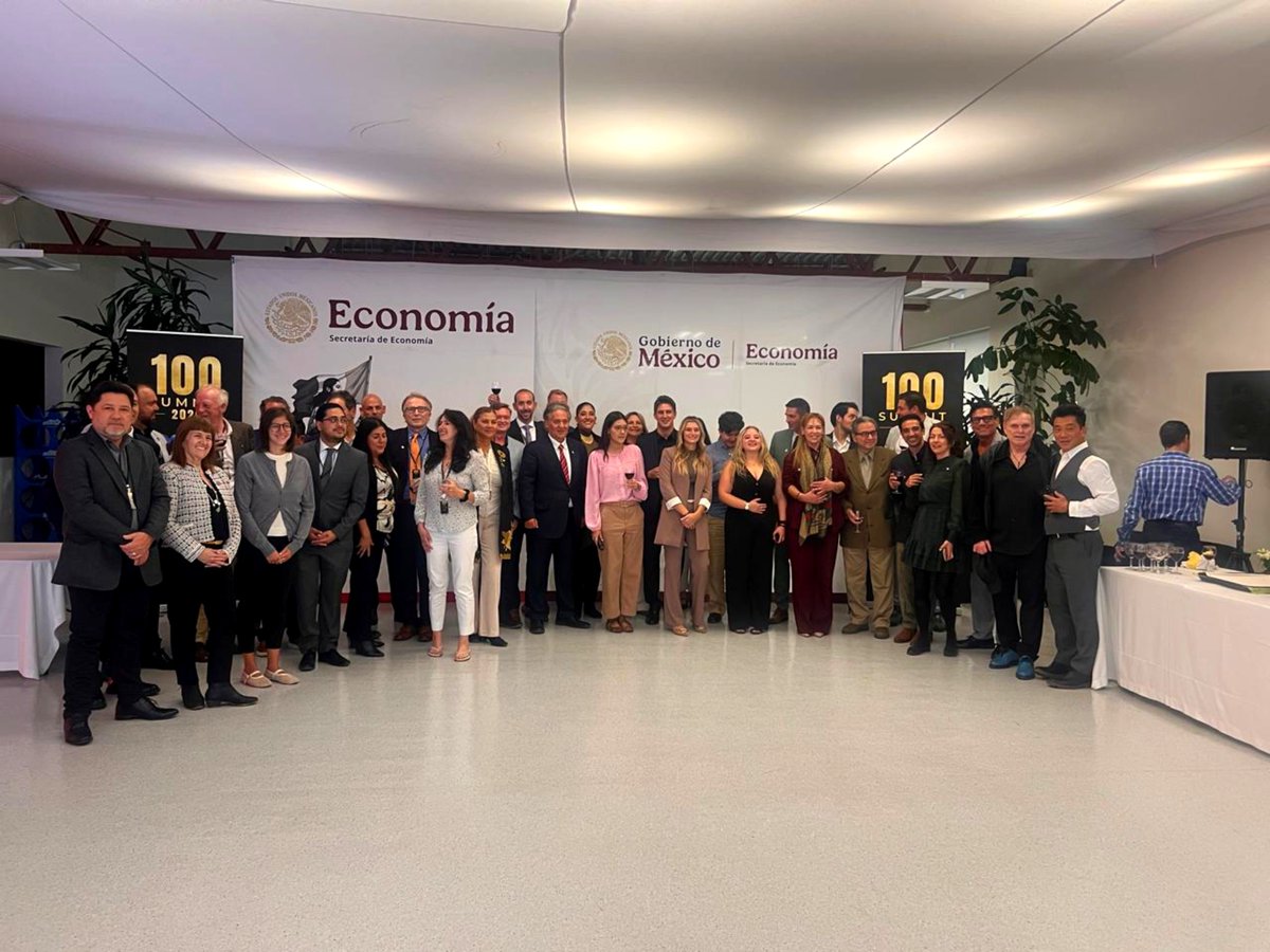 Juansabinesg's tweet photo. La #100Summit de USMEXA también fue encuentros concretos y oportunidades de negocio.

En Morelos, empresarios estadounidenses conocieron oportunidades de inversión, sostuvieron reuniones con autoridades y empresarios locales y recorrieron el Centro Cultural Teopanzolco.

En la Secretaría de Economía, participamos en reuniones B2B con cooperativas y empresas mexicanas de sectores como leche, aguacate, Cruz Azul y FinTech, en el marco del 2º Encuentro Nacional de Economía Social, además de sesiones especializadas con el Dr. Javier Dávila y representantes de COFEPRIS.

Uno de los proyectos que más llamó la atención fue el de una empresa estadounidense que presentó un equipo de diagnóstico con tecnología única desarrollada en Estados Unidos, que busca establecerse en México y utilizar nuestro país como plataforma para comercializar su tecnología en América Latina.

Como miembro honorario de USMEXA, acompañé esta misión con la convicción de que México y Estados Unidos somos aliados, socios y coproductores.

Nuestro futuro económico está profundamente ligado y debemos seguir construyendo confianza, inversión y prosperidad compartida.

La 4ª edición cerró con un cóctel ofrecido por Acapulco, después de tres días de encuentros y nuevas oportunidades.

Reconozco nuevamente al Secretario Marcelo Ebrard por su apertura, liderazgo y compromiso con el fortalecimiento de la inversión y de la relación económica entre México y Estados Unidos.

USMEXA seguirá siendo un puente para más empresarios que confían en México y para fortalecer una relación cada vez más sólida entre nuestras dos naciones. 🇲🇽🫱🏾‍🫲🏽🇺🇸