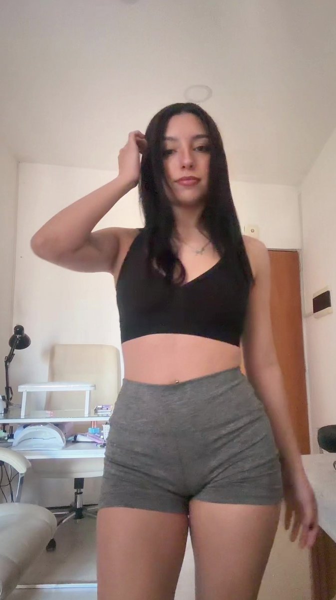 fairypeachy69's tweet photo. feeling so photogenic right now 📸✨ https://t.co/I0dHCgDSvQ