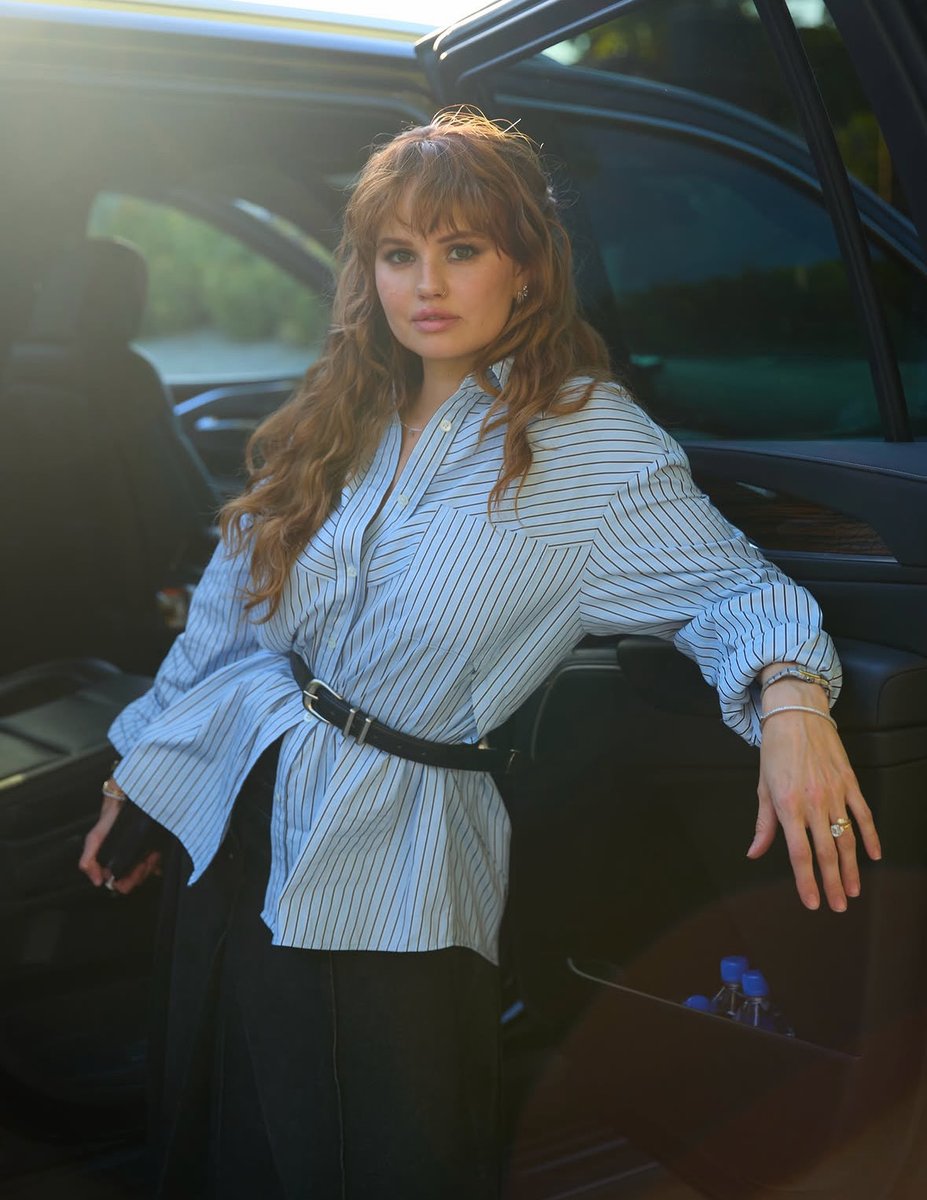 _dwnintheforest's tweet photo. who cares about taylor and john i’m a debby laner https://t.co/4O9WX9P2z6