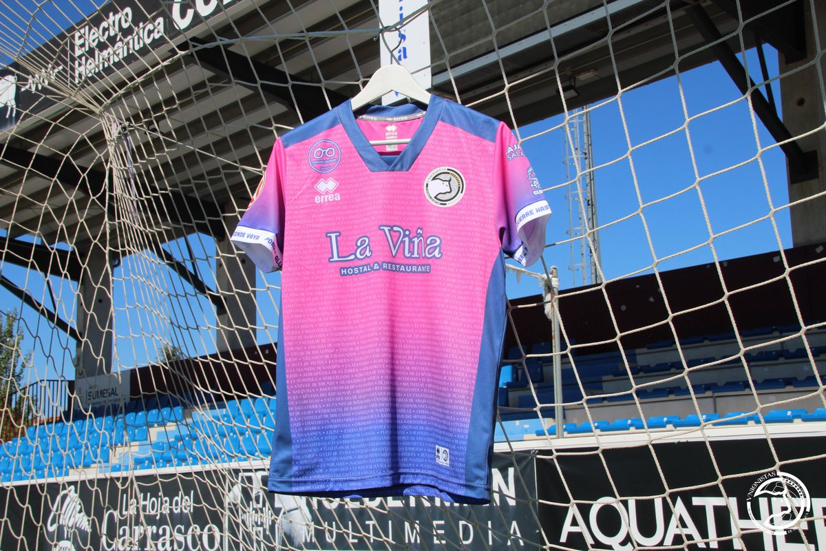 UnionistasCF's tweet photo. 📷 Equipaciones Unionistas de Salamanca 2026/2027.

🔜 En unos días podréis tenerlas en vuestro poder. 

🧐 ¿Os gustan? ¿Queréis más?

#DeAquíSomosTodos 🫂 https://t.co/ZTBQqmqPn7