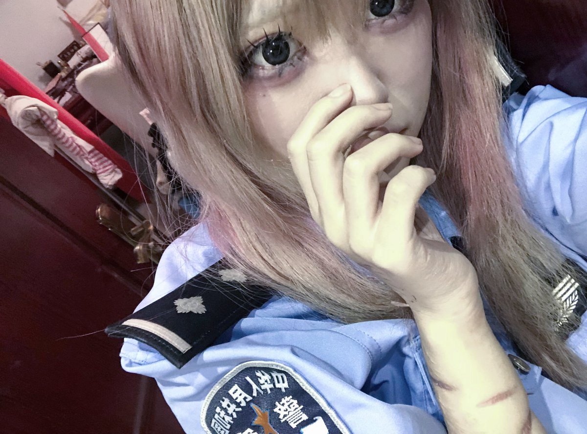 uf9cjn's tweet photo. 嗯嗯到底有没有人记得这个警姐。 https://t.co/Od4Om22TH5
