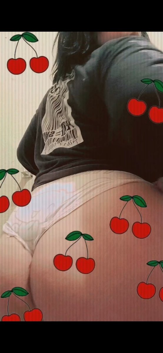 CherryCurbyy's tweet photo. Bebes lean mi perfil antes de ir al chat a preguntar cosas tontas como si regalo mi contenido o si hago encuentros porfa, solo le quitan la oportunidad a los que si quieren comprar https://t.co/TBs6hVr6vH