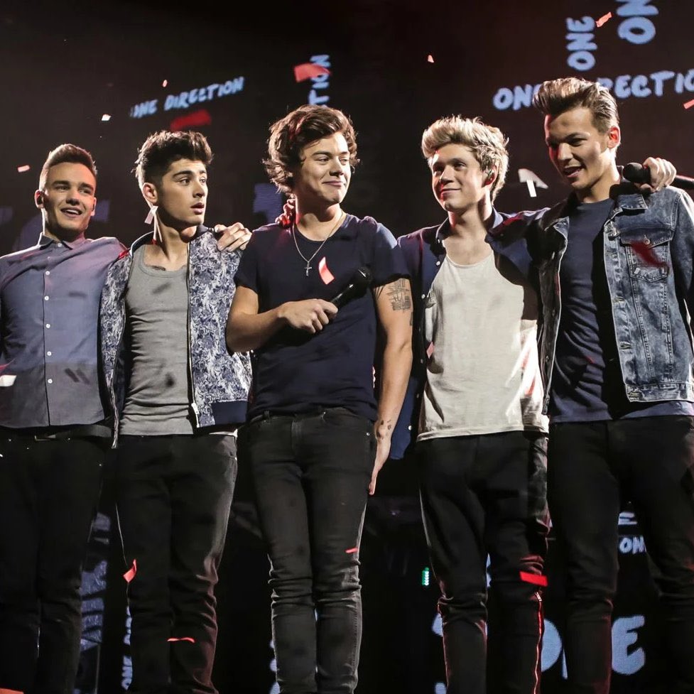 tracklist's tweet photo. 13 anos do lançamento do “This Is Us”, o documentário do One Direction ❤️ https://t.co/5iR07utRGe