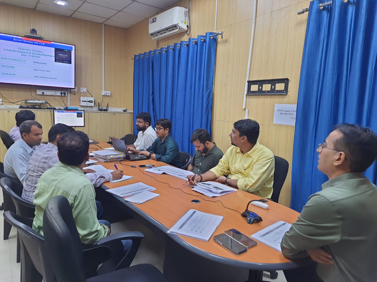 RaySltc38138's tweet photo. PMAY-U 1.0 &amp; 2.0 Progress Review-  On 27th July A comprehensive meeting with all ULBs was chaired by Mr. Sandeep Kumar R. Pudkalakatti, Secretary, UD &amp; HD
Key Directives:
Expedite completion of houses at Roof &amp; Lintel stages through special campaigns.

#HousingForAll #PMAYUrban https://t.co/oCd4yFZ8XR