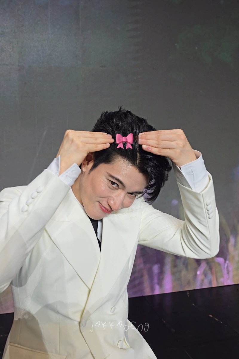 jakkadeng's tweet photo. น้องหมวยติดโบว์ให้หม่ามี้หน่อยน้า 🎀🤍✨️

THE EDGE OF HORIZON FINAL EP
#อรุณรุ่งFinalEP https://t.co/0bunJPGtwF