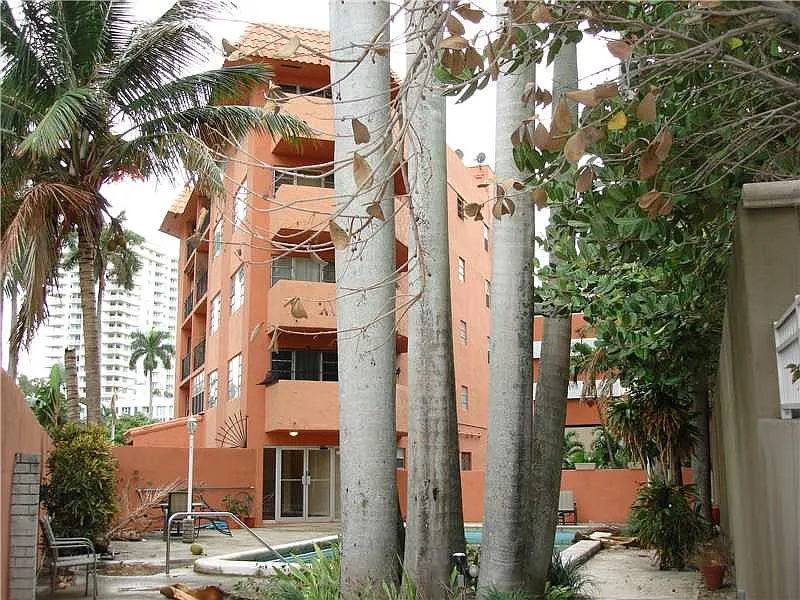 GT_Gaming_36's tweet photo. People have already found Lucia's apartment in real life. It's called Belmar Condo located in Miami, FL. 

GTA 6 took so long that this building was demolished in 2022. At this point, the map will like historical treasure. https://t.co/5bzd9sfkE5