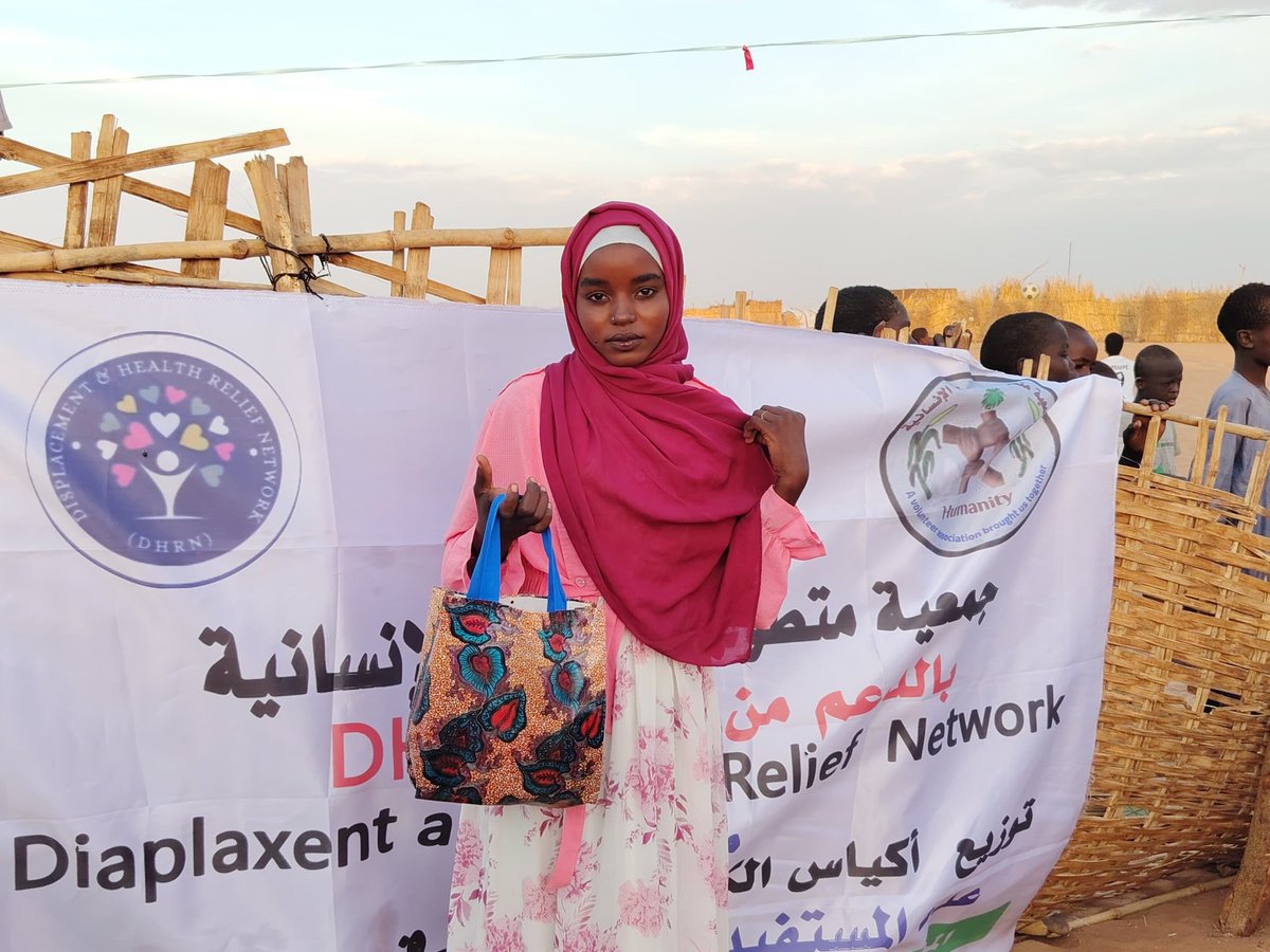 saroyahx's tweet photo. Please don’t forget Tawila, which is the largest concentration of displaced ppl in the world, majority genocide survivors from El Fasher.

Your donations help provide water, menstrual products, food, &amp; surgeries for survivors. They still need us! 🇸🇩🩷

🔗 https://t.co/sGCtlar1XH https://t.co/YCD8Ga9oeW