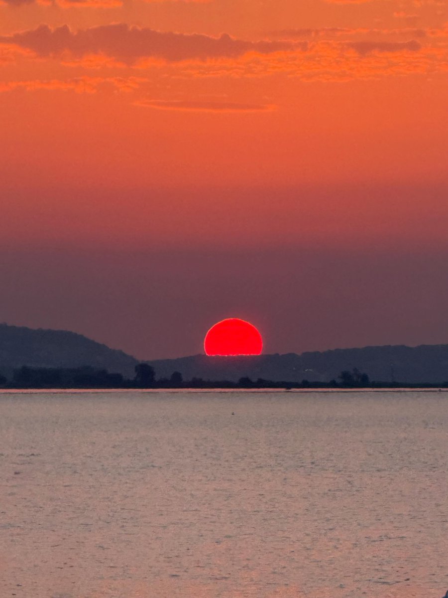 jacolek1981's tweet photo. The last rays 🌅 https://t.co/Yz2OeL8BDw