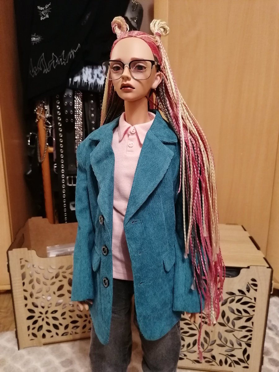 Nastazy's tweet photo. In this world there is hardly a more pitiful sight that Goemon wearing a 75 cm uncle's jacket.
#bjd #doll #dolls https://t.co/w1XcXEffI9