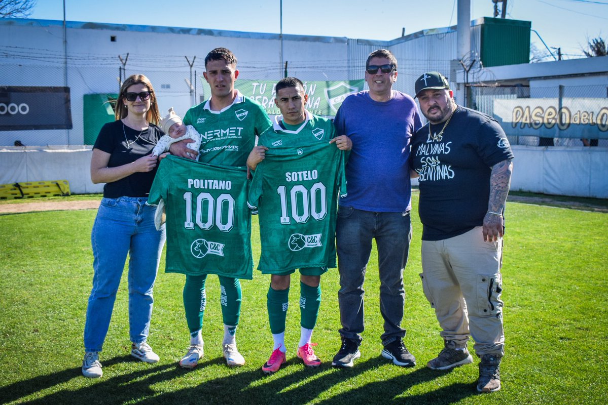 ItuzaingoPrensa's tweet photo. 👏🏽 Alan Sotelo y Alejo Politano cumplieron 100 partidos con nuestra camiseta.

¡Felicitaciones!

#SomosItuzaingó 💚 https://t.co/zNchW40o6Z