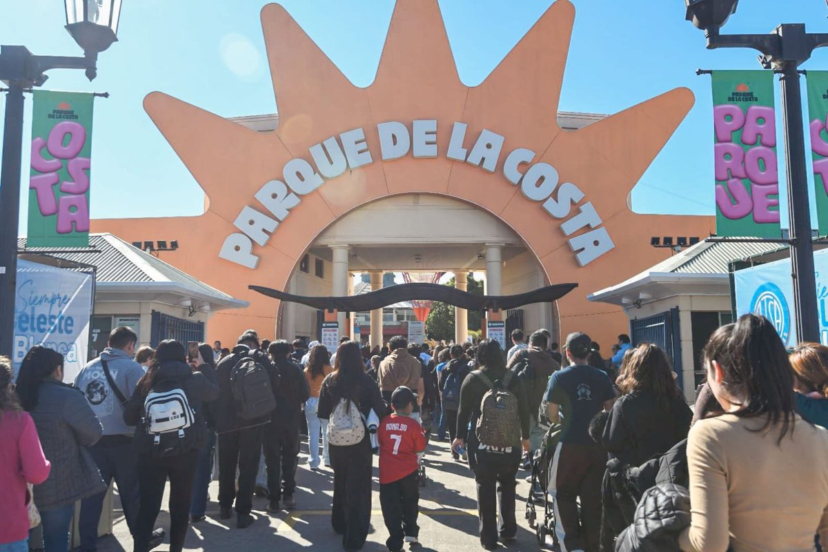 AtsaBsAs's tweet photo. Lxs compañerxs ya están disfrutando del segundo turno de hoy de nuestro festejo por el #DíaDelNiñoConSanidad en el Parque de la Costa https://t.co/RpIlmC2xb5