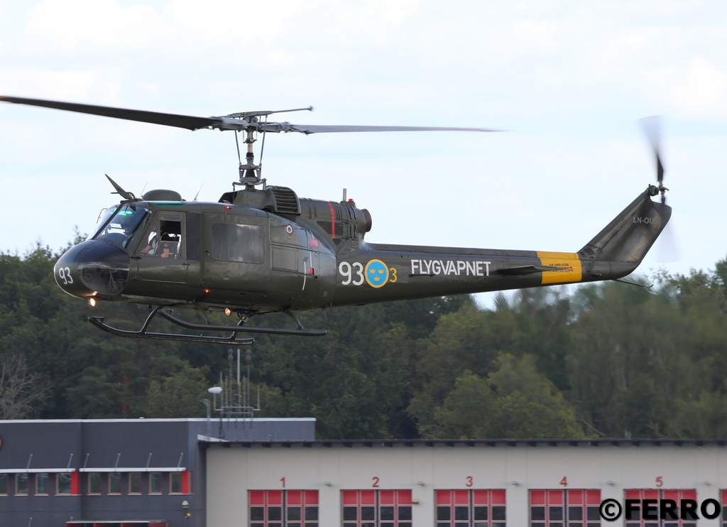 Gibdan1's tweet photo. Bell UH-1D Iroquois - D-HYUH & Bell UH-1E Iroquois - LN-OUS at Linkoping Malmen AB for the 100th Anniversary of the Swedish AF #aviation #usaf #avgeek #haveglass #planespotting #planes
@air_intel
@scan_sky
#aviationphotography https://t.co/tgziZjENaE