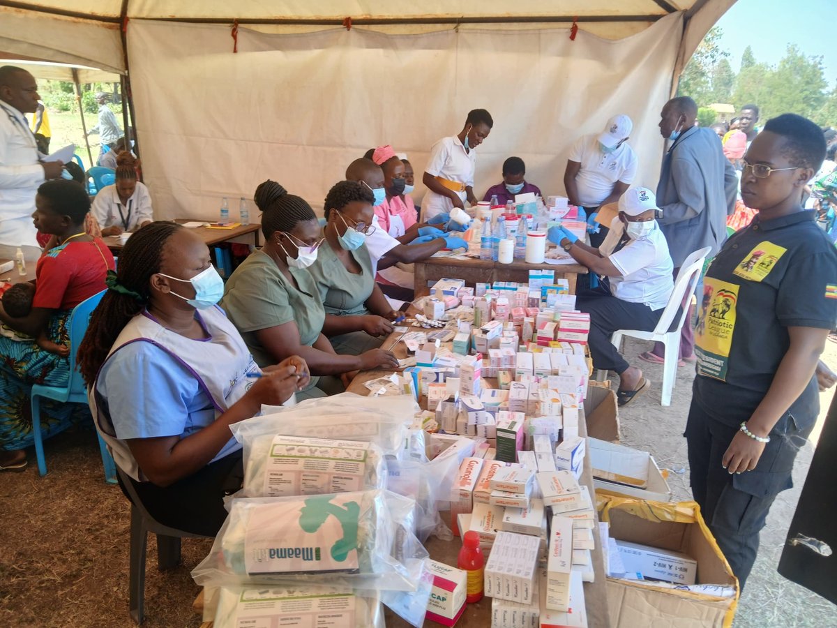 DrGilbertTuhame's tweet photo. The PLU/MK Medical Team has extended Free medical services to over 1,000 residents of Tororo and surrounding areas in today's Baraza held at Molo P/S grounds.
@mkainerugaba 
@HonTwallafadil https://t.co/9SodYVY1q5