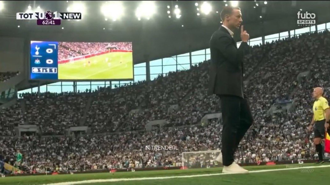 i_iNs7's tweet photo. بينما الاهلي مدعوس من الخلود ماتياس يايسله في اول جولتين تعادل ليفربول معه في اخر دقيقة ودعس توتنهام

ماتياس صنع شخصية للاهلي من نادي صاعد من دوري يلو الى بطل القارة مرتين شكراً روي بيدرو https://t.co/AdCYJ3jPX5