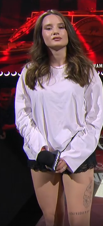 Nazunies's tweet photo. jezu ale bym jej powachal dupe ciekawe czy sie podciera takiego gringla wyciagnac jej jezu 
#famemma https://t.co/0PFkwl4SQX