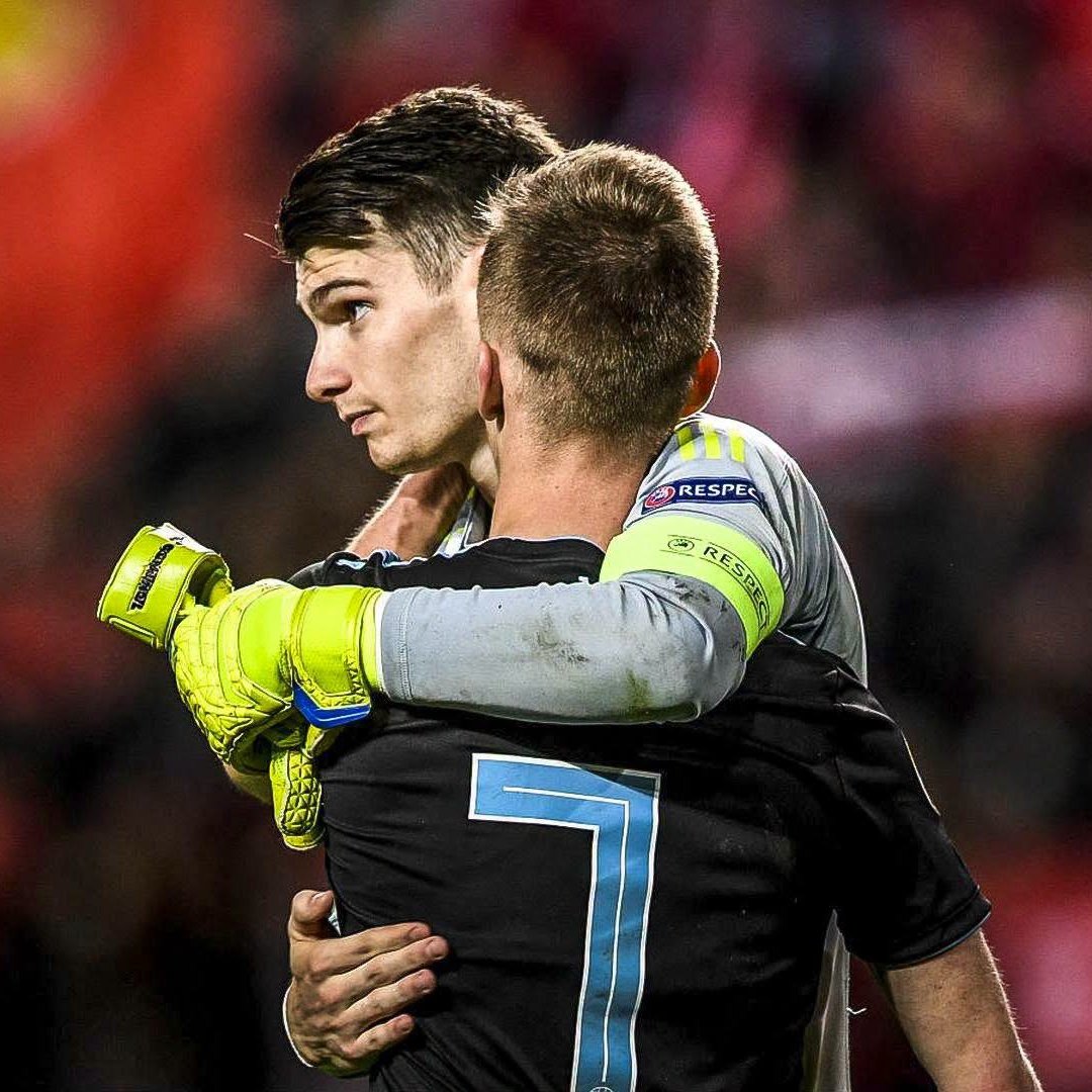 Barca_Buzz's tweet photo. Dani Olmo 🤝 Dominik Livaković https://t.co/n8blbQ1rYV