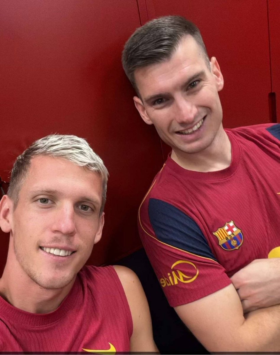 Barca_Buzz's tweet photo. Dani Olmo 🤝 Dominik Livaković https://t.co/n8blbQ1rYV