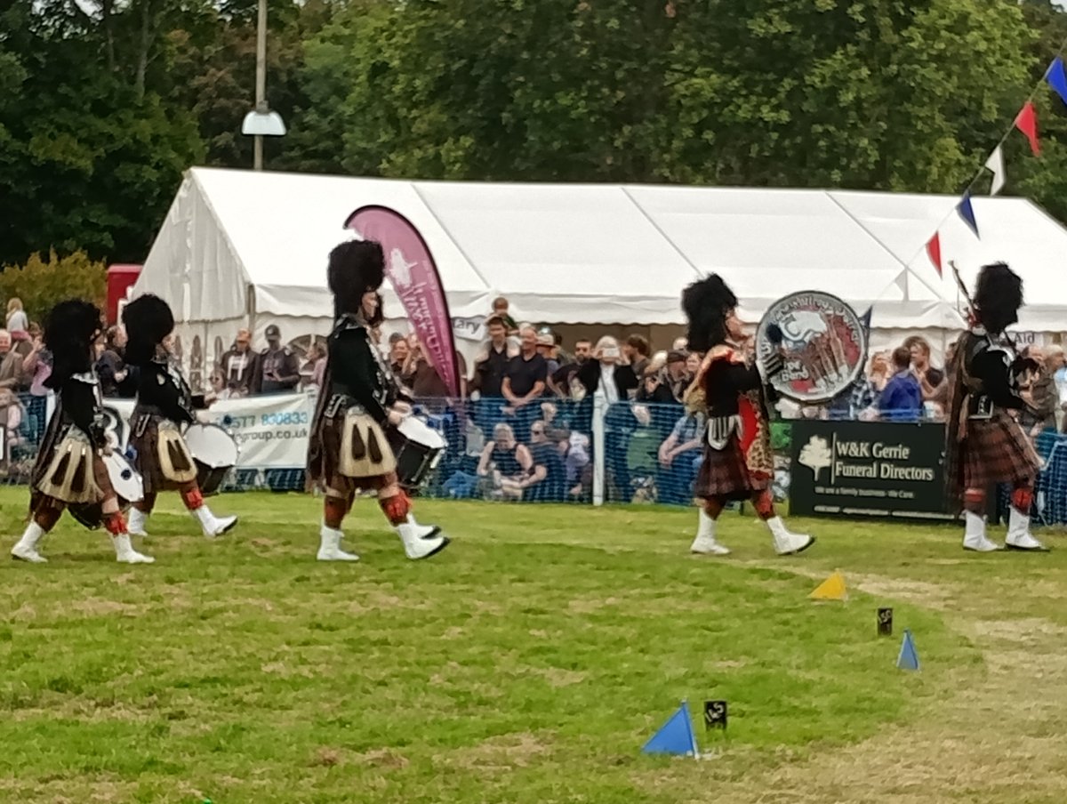 ChristinaC55885's tweet photo. Dunkeld Highland games today, including the Haggis competition!
#Dunkeld #Highlandgames #Haggis #pipers https://t.co/qVIH5aI4Es