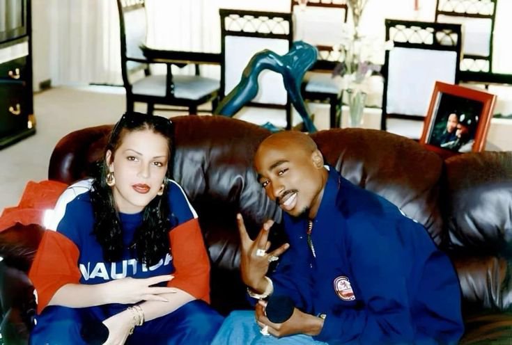 bigharris1212's tweet photo. Tupac Shakur with Angie Martinez during their infamous 1996 Hot 97 interview.

​A legendary moment in hip-hop history. https://t.co/wTEsM5jMEh