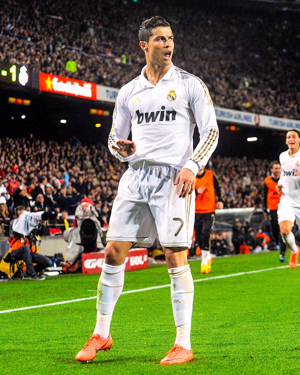 ChaleTalkAm's tweet photo. 17 years ago, Ronaldo began his Real Madrid story with a goal.

449 more goals later, he left as the greatest goalscorer in the club’s history. 👑 https://t.co/3pXVW1jyav
