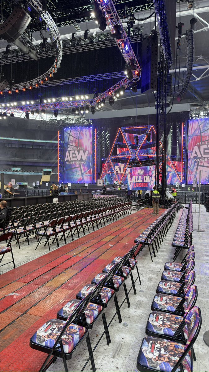 AEWTicketMap's tweet photo. Construction at Wembley Stadium continues 

📸Asked to stay anonymous https://t.co/a28GdD91aN