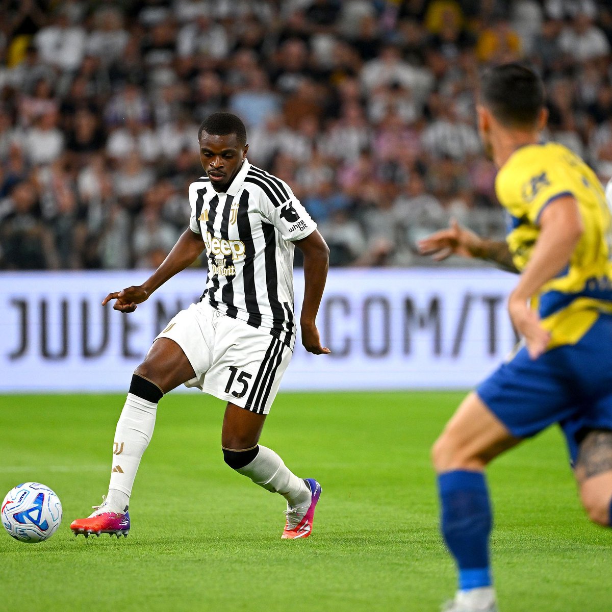 juventusfc's tweet photo. ⚔️

#JuveParma [0-0] https://t.co/XmqwM1HZq1
