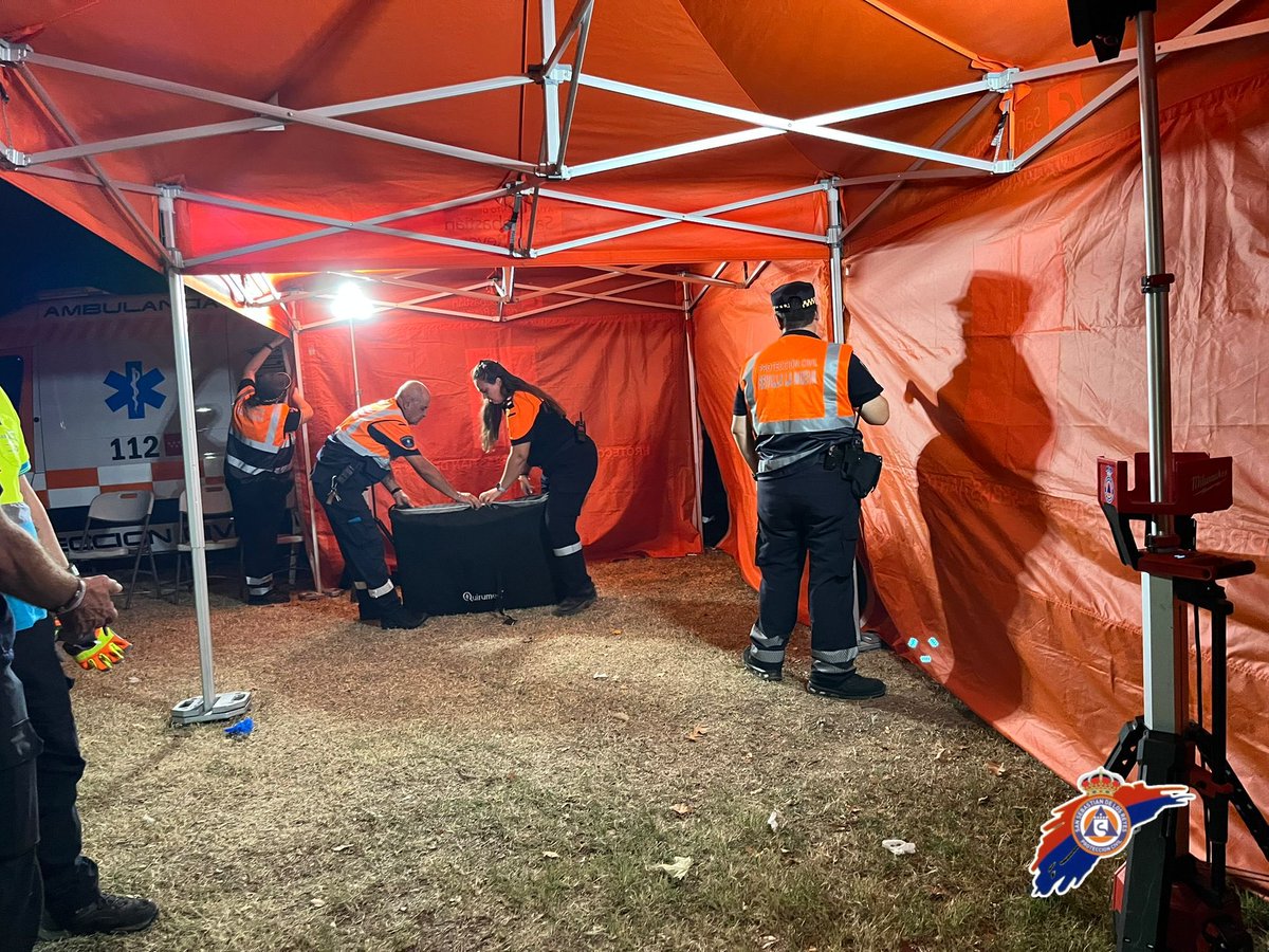 ProteSanse's tweet photo. 🎤🚑 Esta noche seguimos con las Fiestas Sanse 2026: amplio dispositivo en el anfiteatro para el concierto de Malú y, como cada noche, también presentes en la Clínica de Feria. ¡Que siga la fiesta! 💪

#ProteSanse #FiestasSanse2026 https://t.co/p0vIBYfd2u