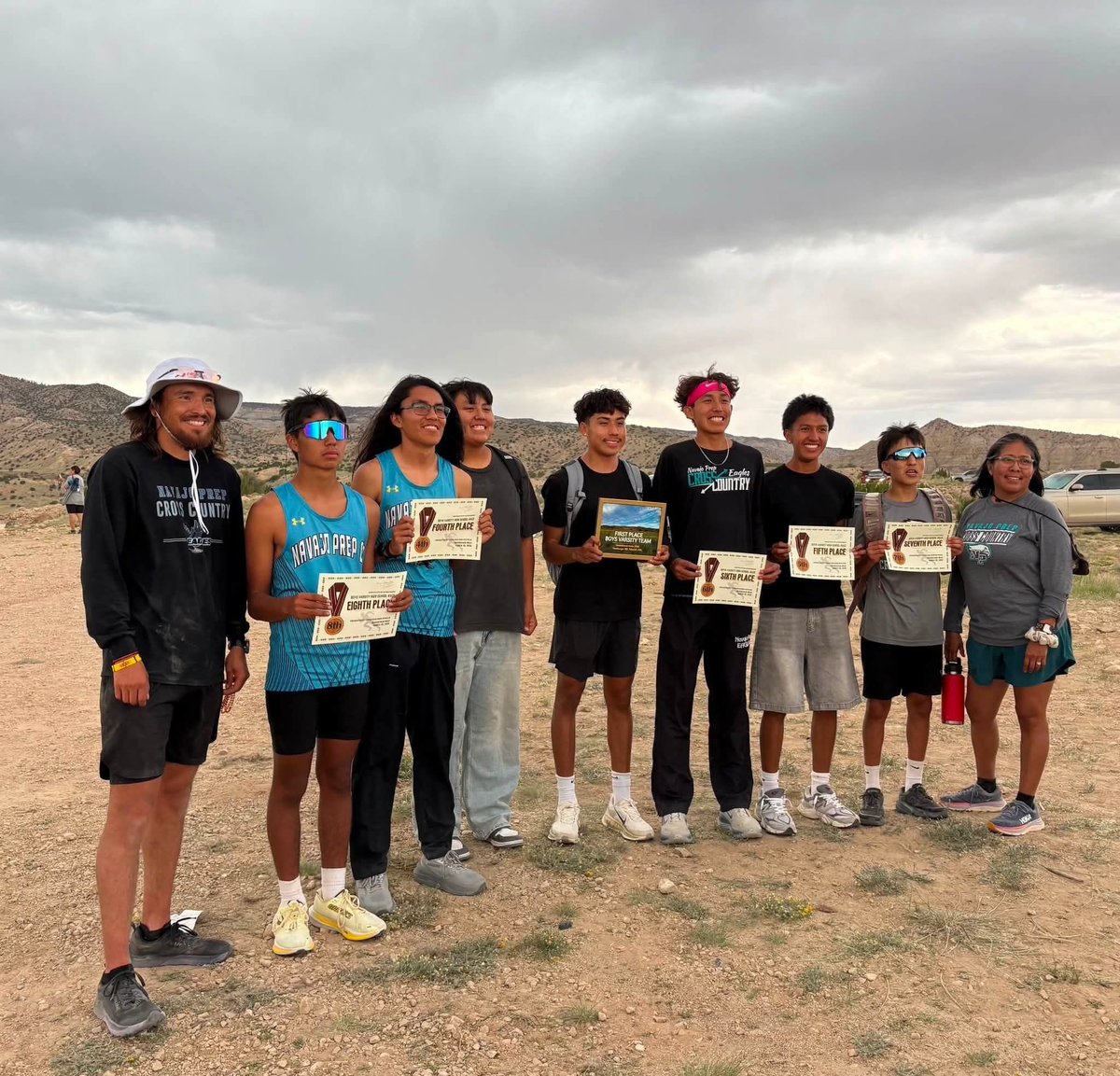 ndnsports's tweet photo. Congratulations to the Navajo Prep High School (NM) boy's cross country team who won first place at the XC meet in Tohatchi, New Mexico.
#NativePreps #Navajo https://t.co/FlMThZVc7r