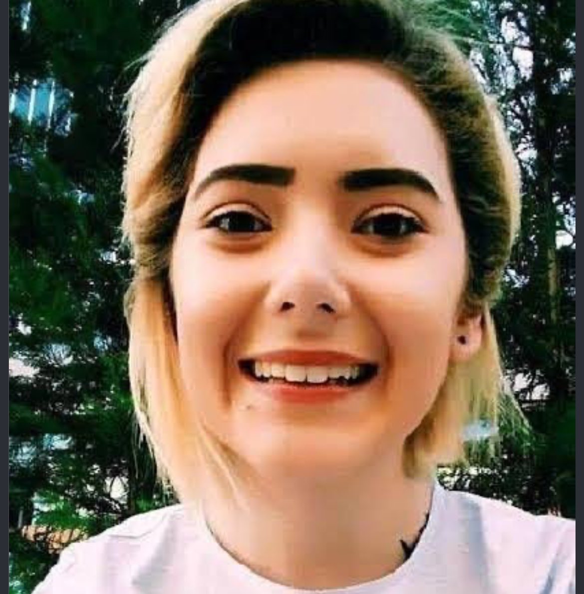 pubileta's tweet photo. Şule Çet üniversite masraflarını karşılamak ve staj yapmak için eski patronunun davet ettiği plazada çalışıyordu. İşkenceye uğrayıp 20. kattan atıldı. Şule'nin seçimi okumak ve çalışmaktı. Katilin suçunu aklamak için kurbanın hayatını sorgulayacak kadar alçalmayın https://t.co/7MW5h4MbKj