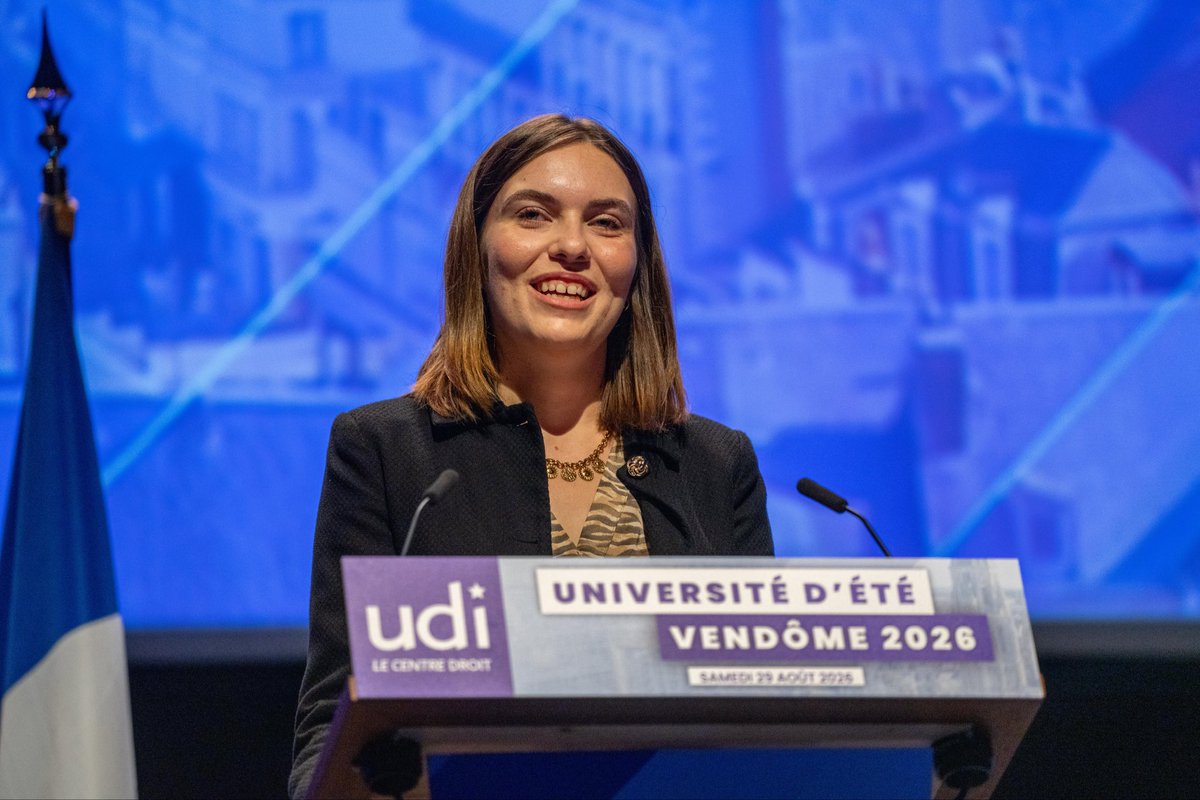 UDIjeunes's tweet photo. 💜 L’ @UDIjeunes s’est réuni à l’occasion des universités d’été de l’ @udi_off. 
Un weekend riche en échanges et en émotions aux cotés de nos élus ainsi que des différents intervenants, et rythmé par l’élection de notre nouvelle Présidente @Melissa_Theaud qui succède @victor_hgt. https://t.co/8jsPjBS5s6