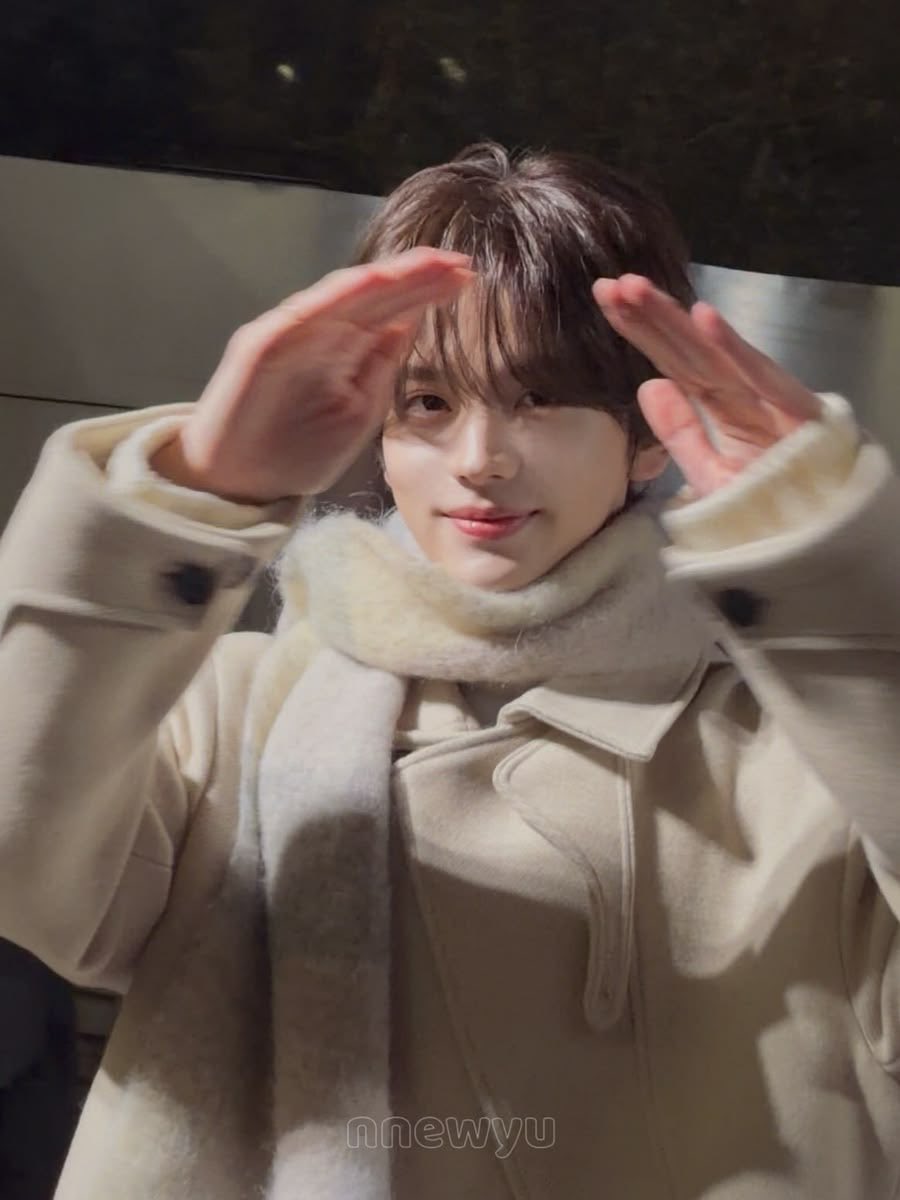 mylovelyuya's tweet photo. 폰카 신유 ㄹㅈㄷ귀여움 손 넣어서 복복복 해주고싶당 https://t.co/MzWux7QJrp