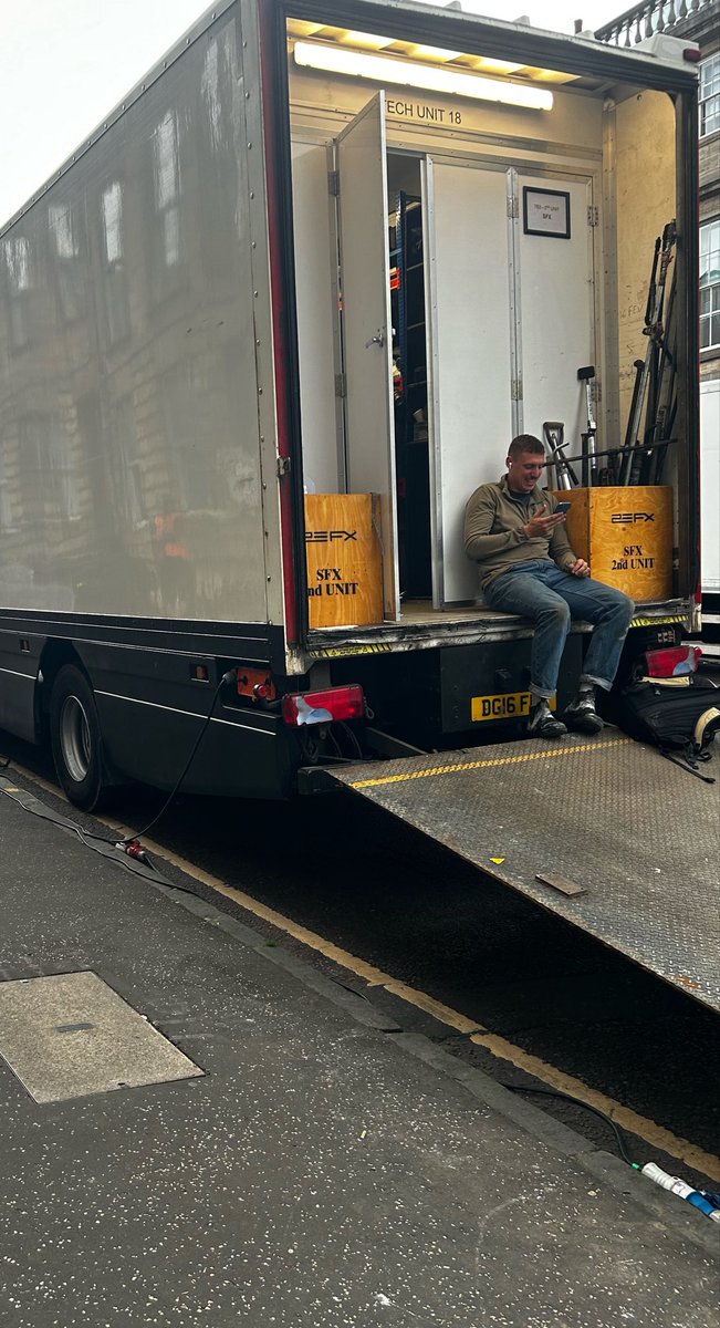 SWNM98's tweet photo. 2nd Unit Special Effects truck spotted earlier today on Saint Vincent Street. It’s been all 2nd Unit filming in Glasgow. #thebatman #batmanfilming https://t.co/dAuaN1ib3p