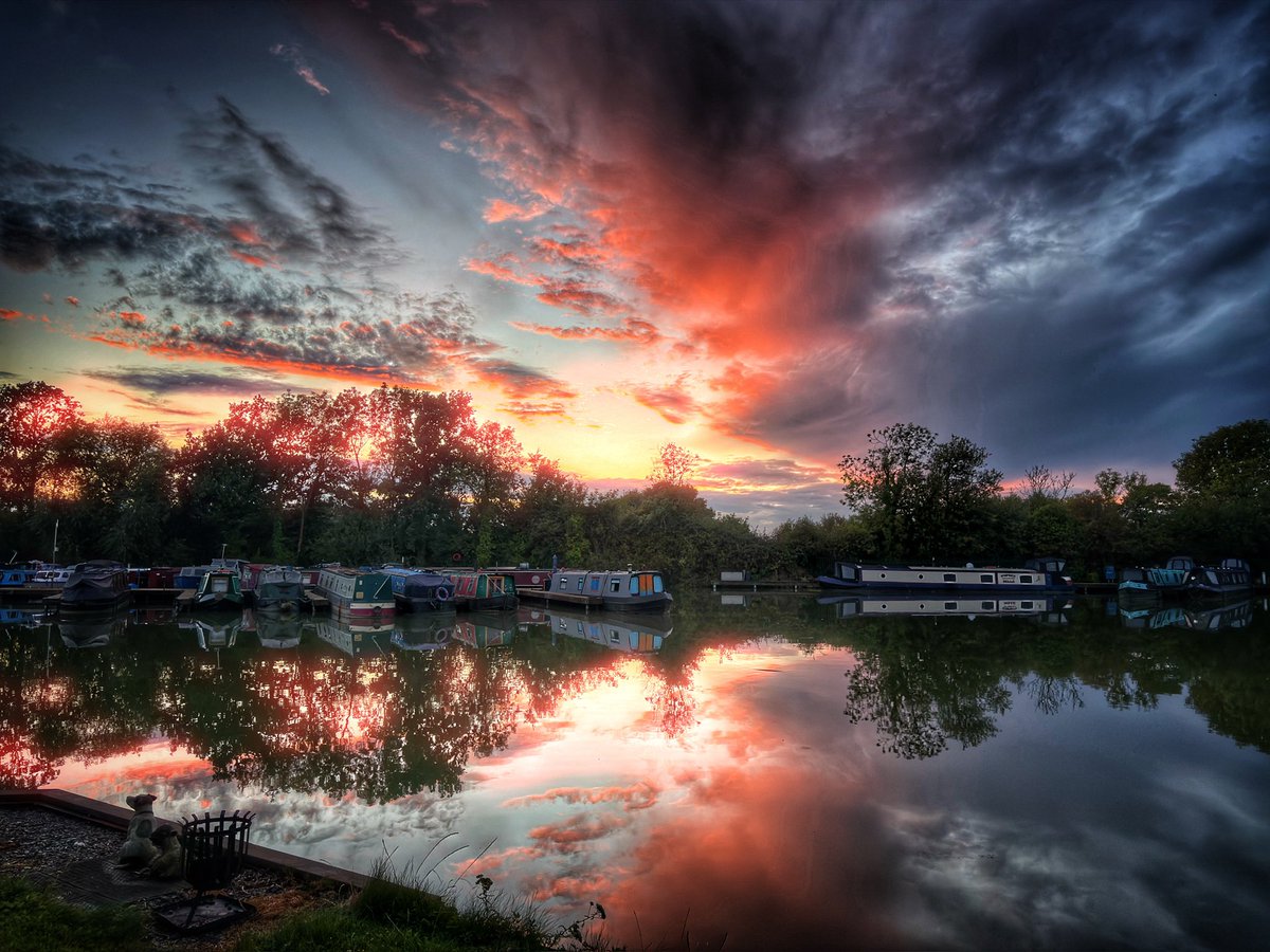 VlogCoupleUK's tweet photo. Not a bad end to the day https://t.co/XiDtaInANn