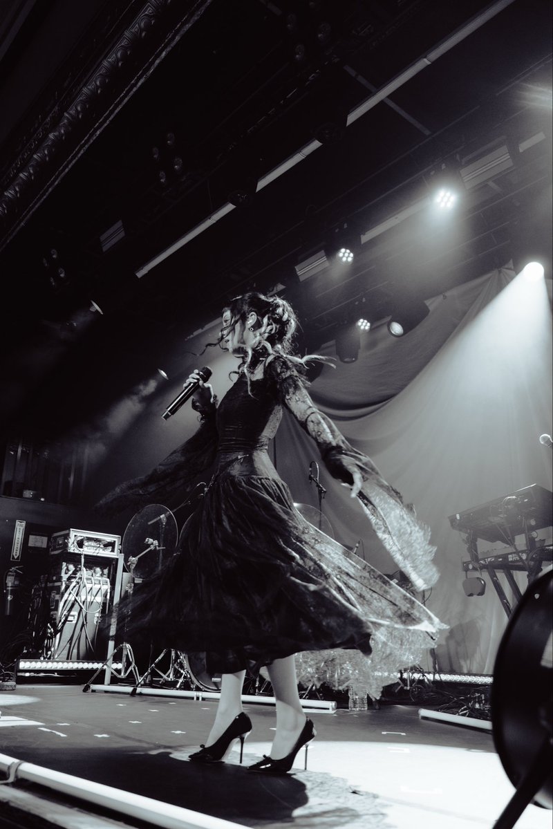 faouzia's tweet photo. i lost my mind on a sold out north american tour !!! ??? i cannot begin to summarize everything i’m feeling right now , i’m still processing it all &amp; writing it down . but a few things are certain and absolute … i am grateful and i am deeply and forever impacted by you all . https://t.co/N62uR7gmwi