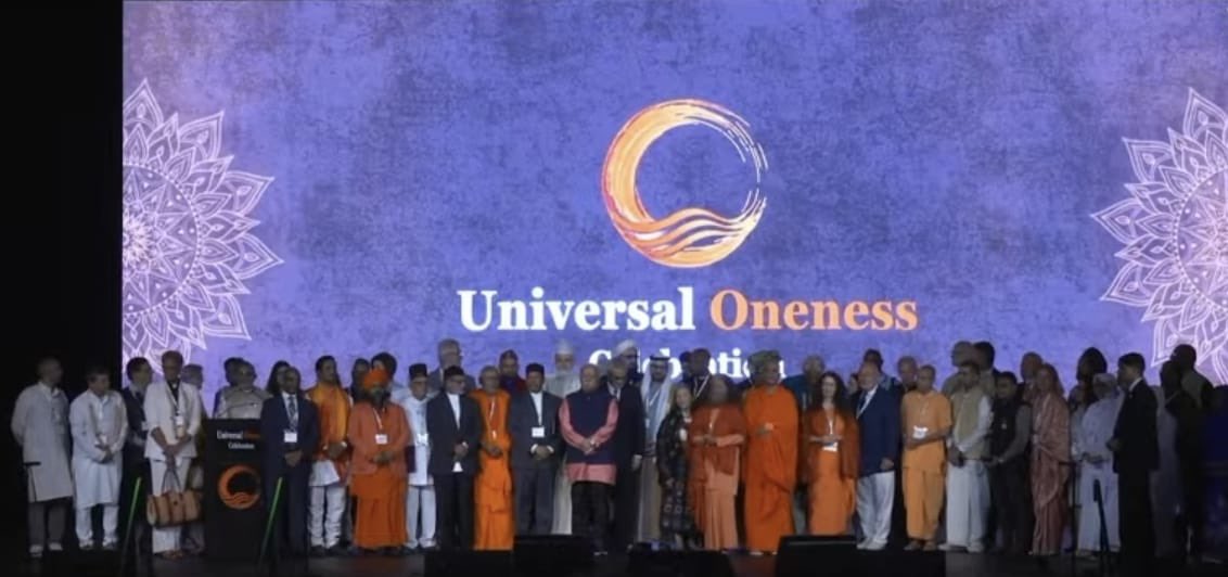 rssfriendsus's tweet photo. 180 interfaith leaders from across the world come together at Madison Square Garden, New York, for the Universal Oneness Celebration.

A powerful gathering celebrating unity, harmony, dialogue, and the shared spirit of humanity. 

#UniversalOneness #OneWorldOneHumanity #VasudhaivaKutumbakam #MadisonSquareGarden #NewYork #UnityInDiversity