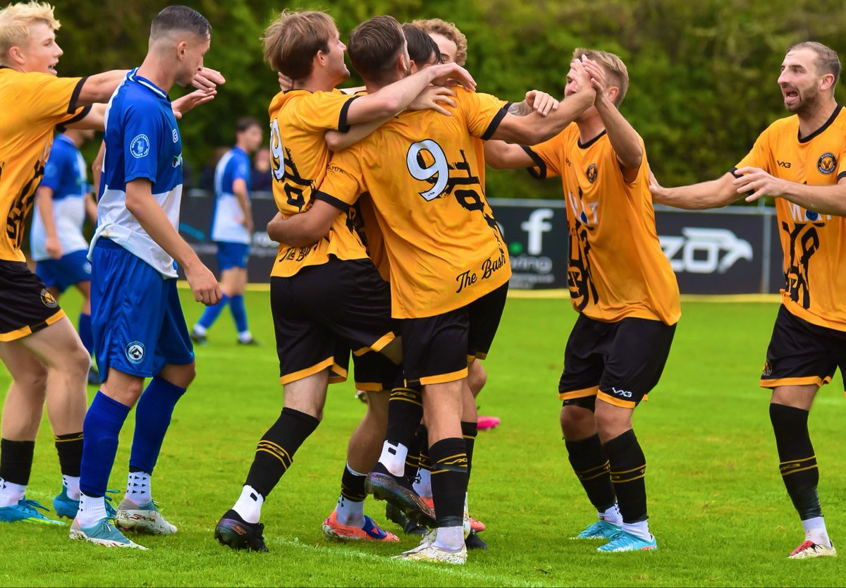 BashleyFootball's tweet photo. Things you love to see !

Derby day delight for the Bash ⚫️🟡

All today’s photos to follow 📸

#UpTheBash #WeAreBashley #WessexLeague #DerbyWin https://t.co/SW8mgLnCz9