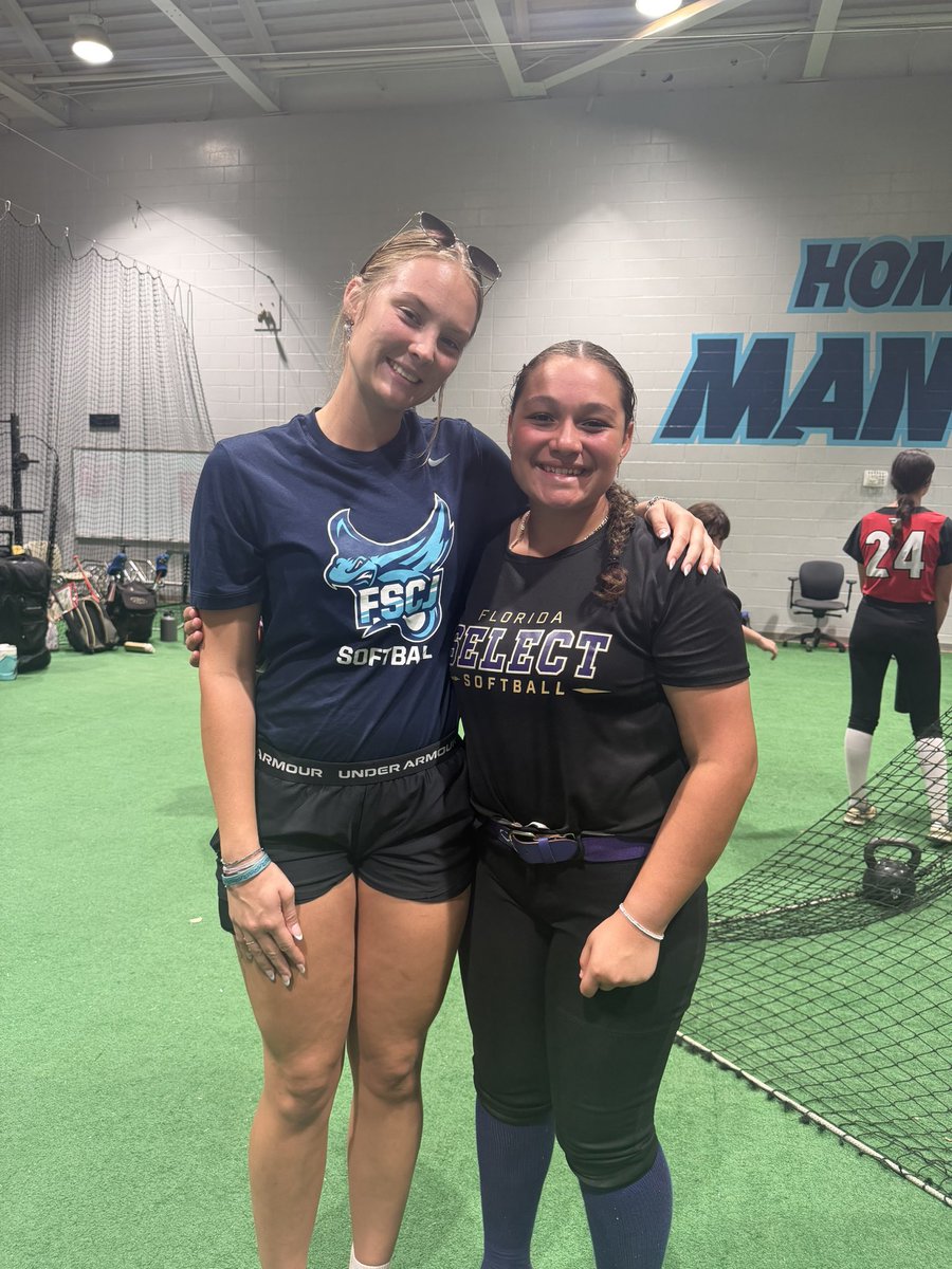 KayleenRyu's tweet photo. This was a great softball camp! Thank you for hosting this camp Coach Sabrina and all her athletes; and for sharing all your knowledge with me. #fscj 🥎 https://t.co/dwkiqjppYS