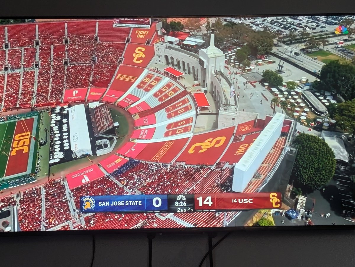 WalkJoel's tweet photo. @scoduckz When did SC start tarping off their stadium like UCLA???  Peas in a pod those two schools. https://t.co/VAaDrHxDSr
