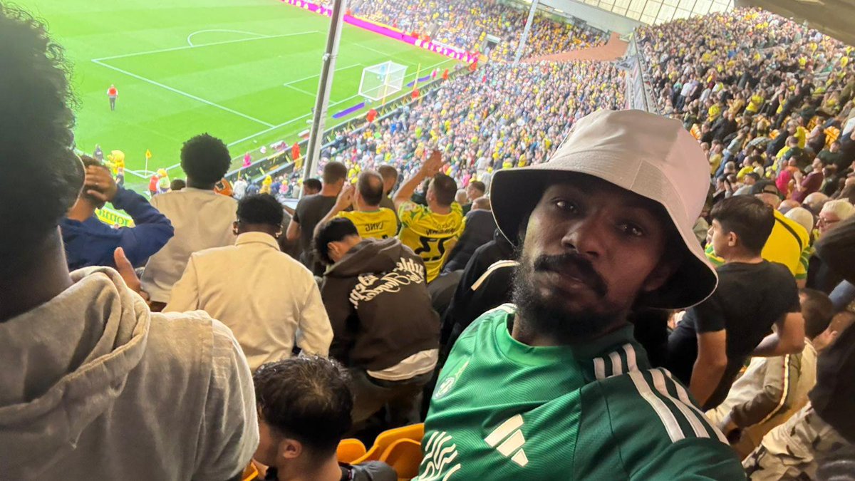 bentom977's tweet photo. @NorwichCityFC We always there 💚💛 https://t.co/BIssYbpE3e