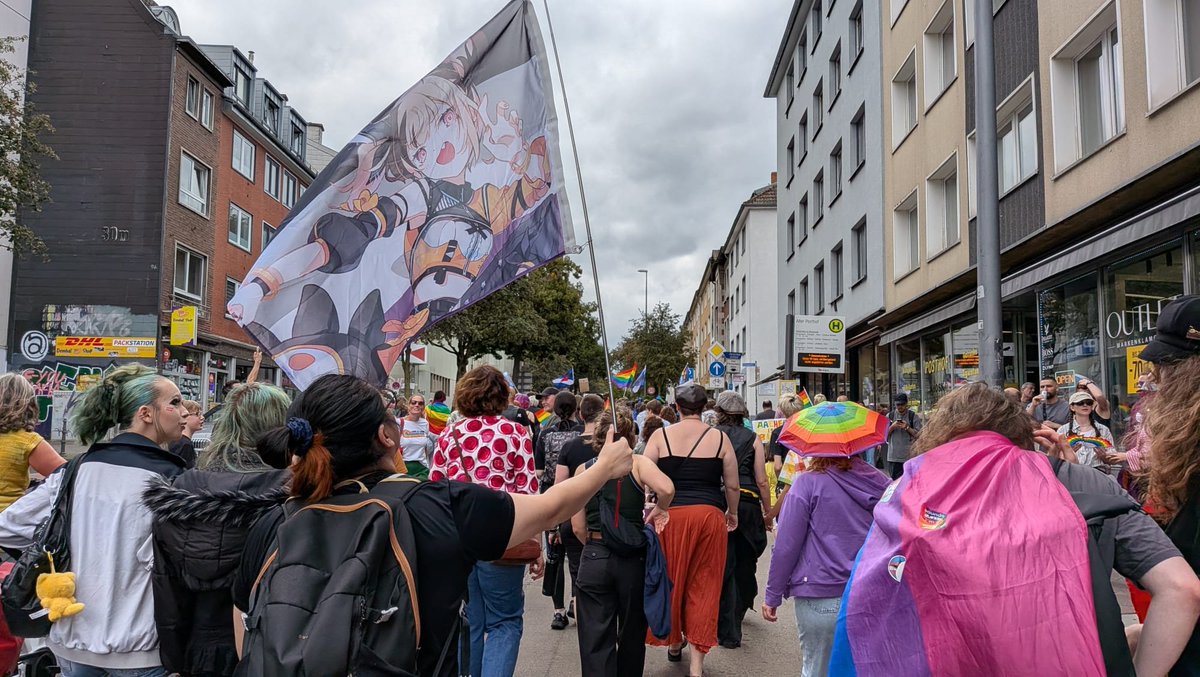 GrempaPesocchi's tweet photo. Walked in my local Pride march (CSD) today! 🏳️‍🌈

There is no place for bigots in our Hololive community! 💪

#gremurins https://t.co/aTSzYVJiHl