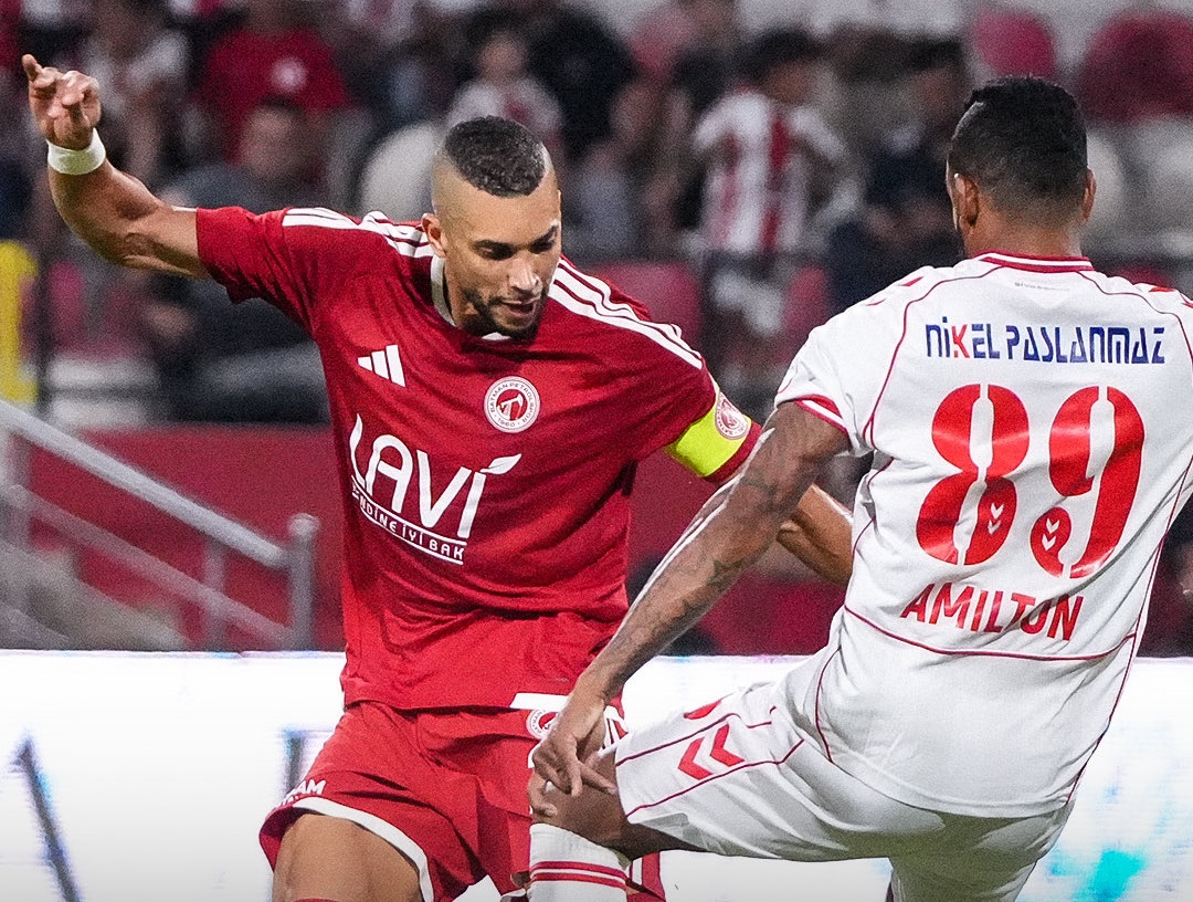 MucadeleGzt's tweet photo. Batman Petrolspor lider oldu!

TFF 1. Lig'de Batman Petrolspor, kendi sahasında Sivasspor'a karşı 1-0 geriye düşmesine rağmen son dakikalarda attığı 2 golle sahadan 2-1 galip ayrılarak liderliğe yükseldi. https://t.co/AgM34H9uXD