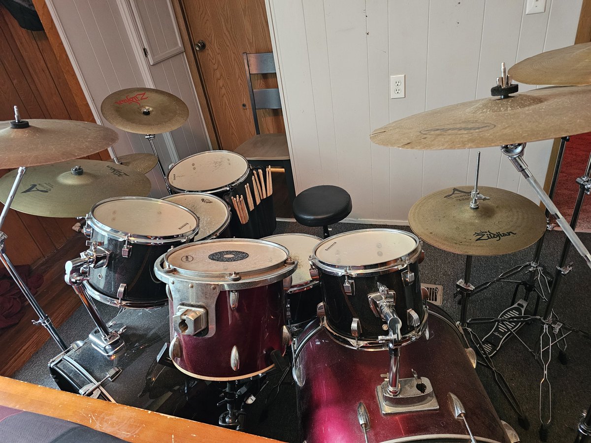 DevontEwing's tweet photo. My Harlequin Kit https://t.co/fiRvd34izI