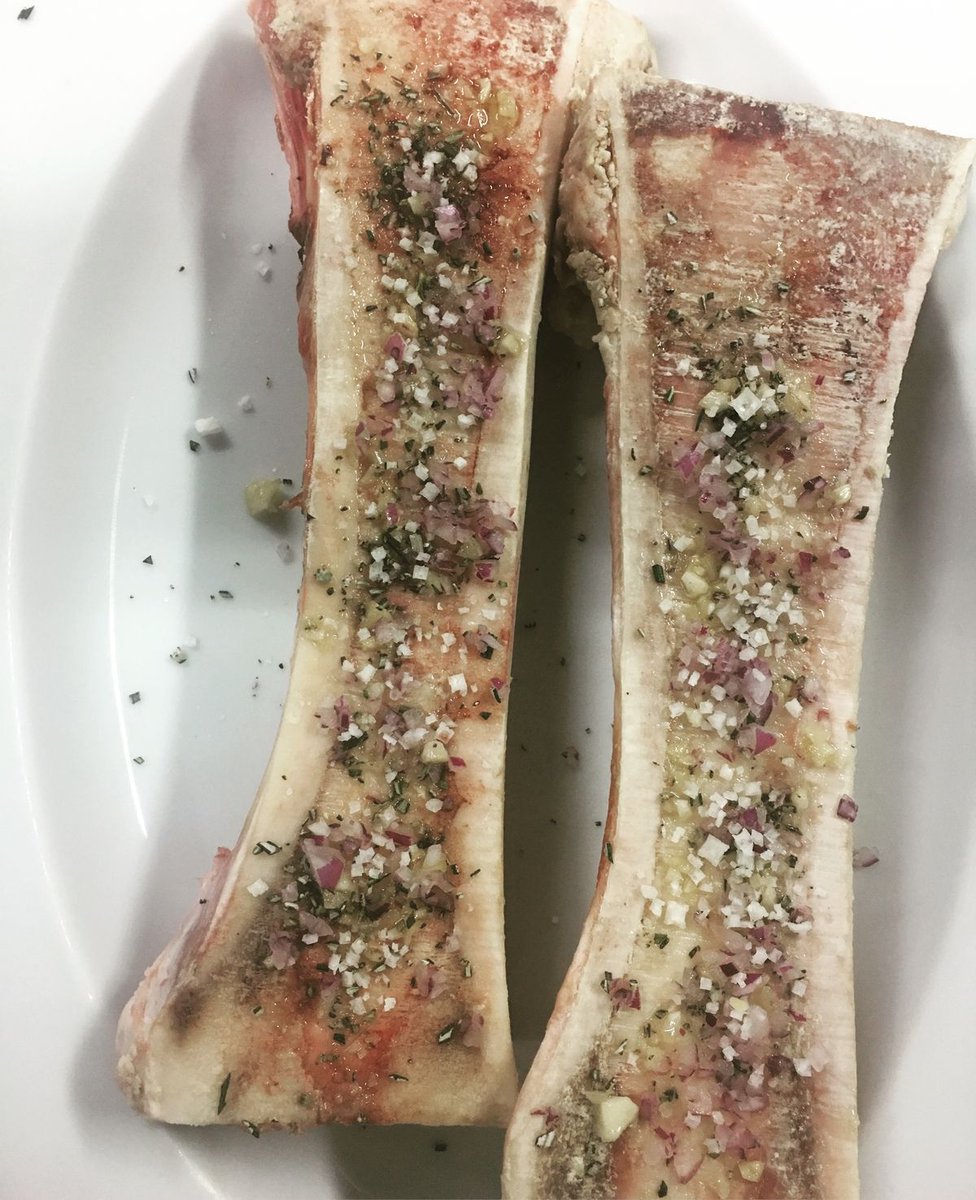 CodigoMental777's tweet photo. HOMBRES, CONSUMAN ESTOS ALIMENTOS DURANTE 30 DÍAS Y LUEGO ME AGRADECEN.
Inyecta estas 7 armas biológicas olvidadas en tu sangre y muta en silencio:

1.TUÉTANO DE RES (LA GRASA ANCESTRAL) https://t.co/SH3wKHGSLV