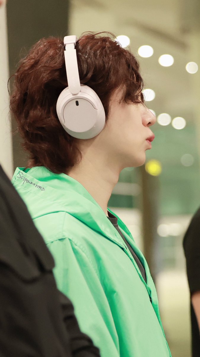 Ssspecial1004's tweet photo. 260830 ICN Arrival

너무 고생 많았어요ㅜ
#heechul #希澈 #김희철
#83line #superjunior83z  
#superjunior #슈퍼주니어 https://t.co/KO1LYupKdd