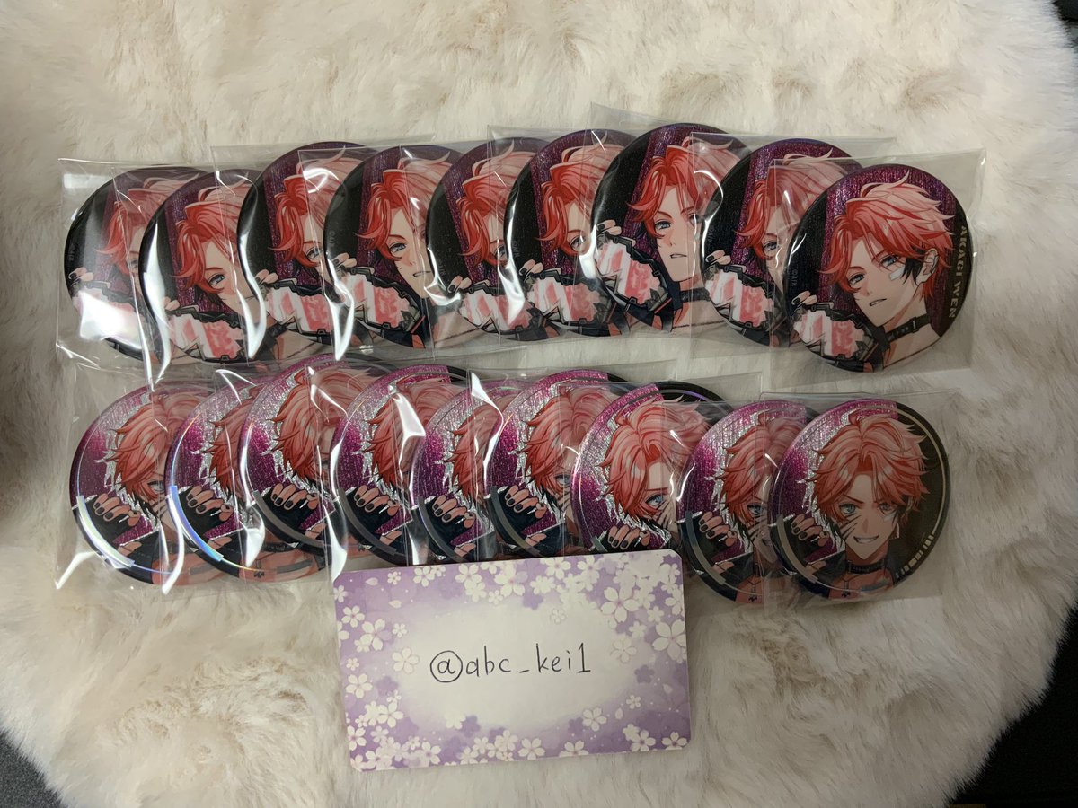 abc_kei1's tweet photo. 【譲渡】 にじさんじ ぎゃうるふ ランダム 缶バッジ チェキ風カード チェキ 交換

譲⇒画像1枚目、2枚目

求⇒定価＋送料

郵送になります
纏めての方、ぎゃうるふカードも含む方優先
Rご希望の方はNより同数お願いします
検索からでもお気軽にお声掛けください
よろしくお願い致します https://t.co/iRXDxUAK8k