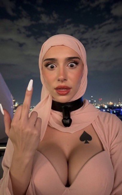 Sqdb8u's tweet photo. ييع وقفو تعبدون مشاهير قرففف مقرفين🖕🏻

اوكية اخضعو بس مو كذا ⚠️🤢 قرف !!؟؟!'! https://t.co/hhL61Fl3fj