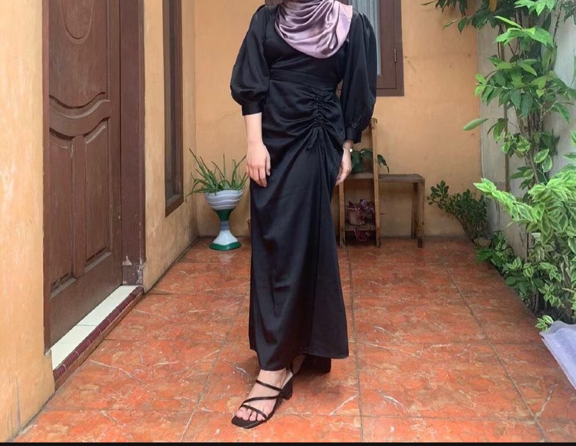sceduh's tweet photo. @UNDIP_FESS pict 1 ukuran M, pict 3 ukuran S-M (15k/day, lebih dari sehari nambah 7k/hari) https://t.co/9nwfGWW10g