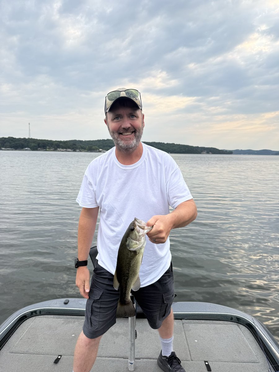 FishNTalk's tweet photo. I’ll take a small one. https://t.co/OYd00XJvxp