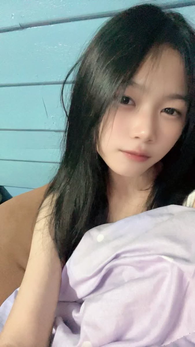 mxllyjubjub's tweet photo. มอมเมื่อคืนโดนหนักก https://t.co/NUEEQVaym6