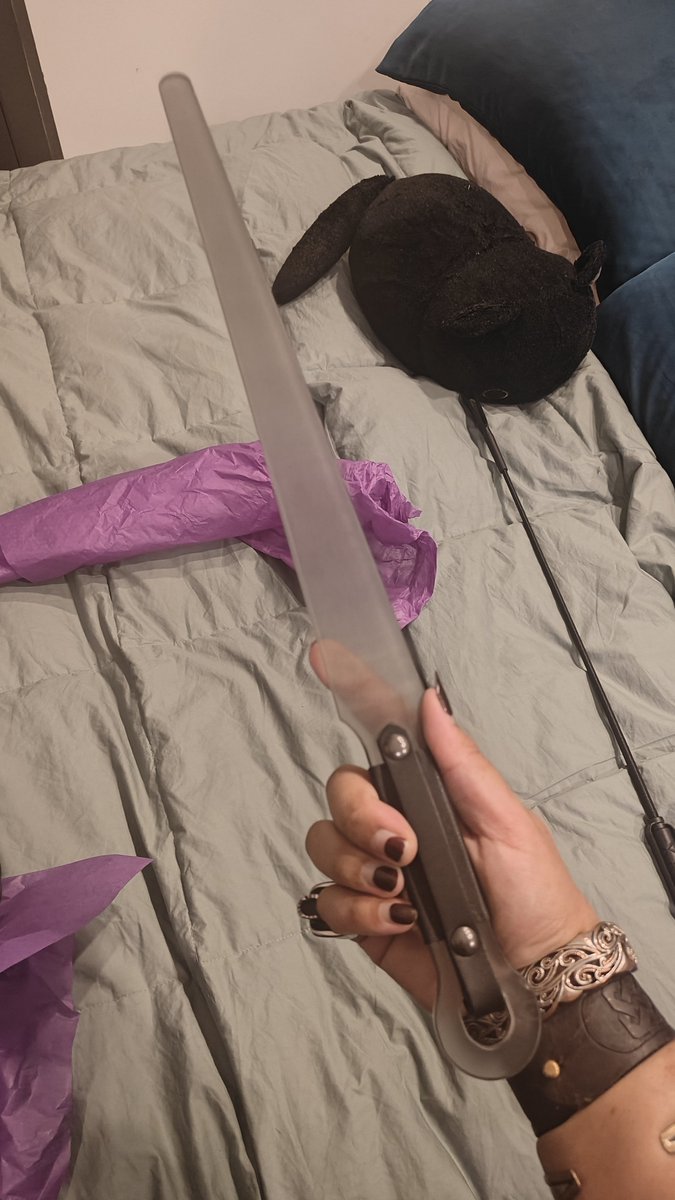 thewitchknight's tweet photo. Hey yknow what impact play needs? Swords https://t.co/Bs8qukGG3s